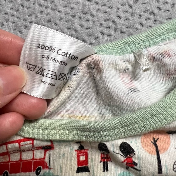 ⭐ Little Red Bus London England Graphic Print Bodysuit 100% Cotton 0-6 Months - Picture 5 of 6